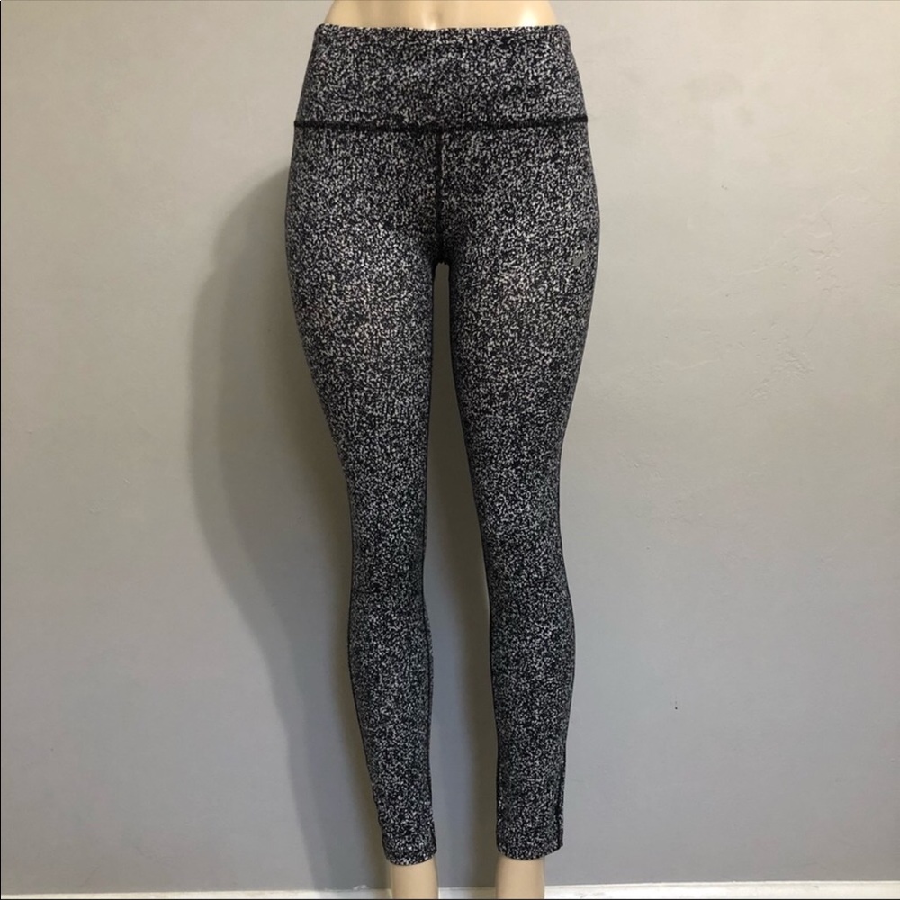 Women’s Nike dri-fit 🏃‍♀️ 🧘‍♀️ leggings pants M